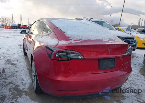 2021 Tesla Model 3 Long Range Dual Motor All-Wheel Drive z USA, uszkodzony, nr VIN 5YJ3E1EB7MF079897
